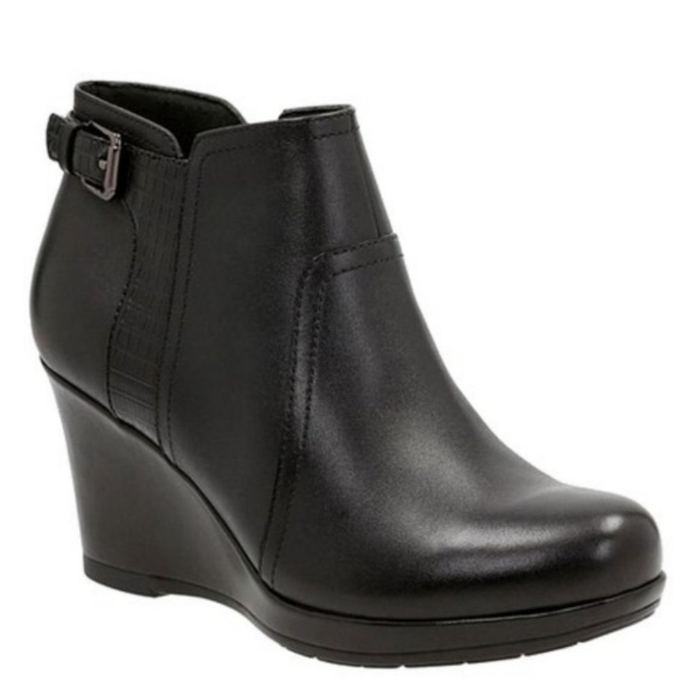 NWT/ NWB Clark / Clark's Camryn Rose Black Ankle Boots